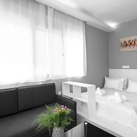 Denizen And Apartments, Nilie Hospitality Mgmt * 塞萨洛尼基