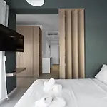 Denizen And Apartments, Nilie Hospitality Mgmt * Salonic