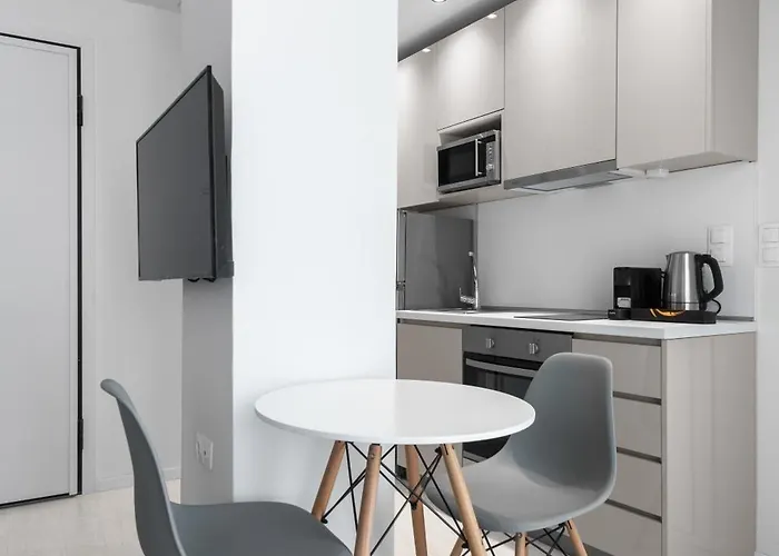 Denizen And Apartments, Nilie Hospitality Mgmt