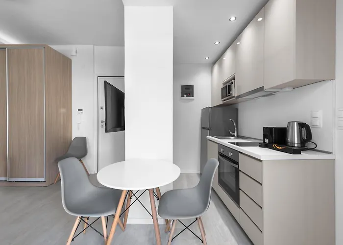 Denizen And Apartments, Nilie Hospitality Mgmt *